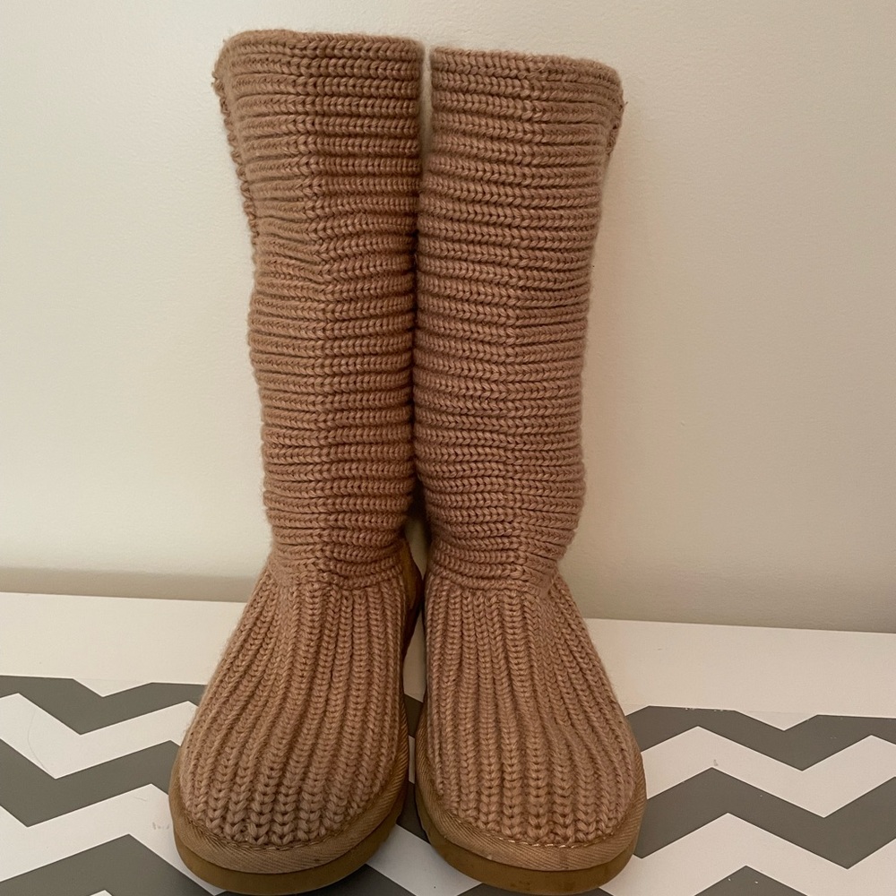 Ugg sweater boots